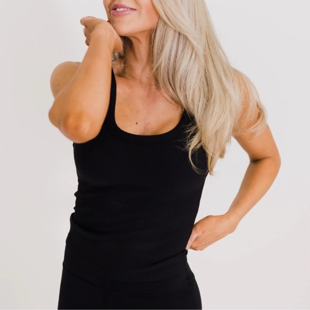 Cara Loren Active full length Black Ribbed Tank Top